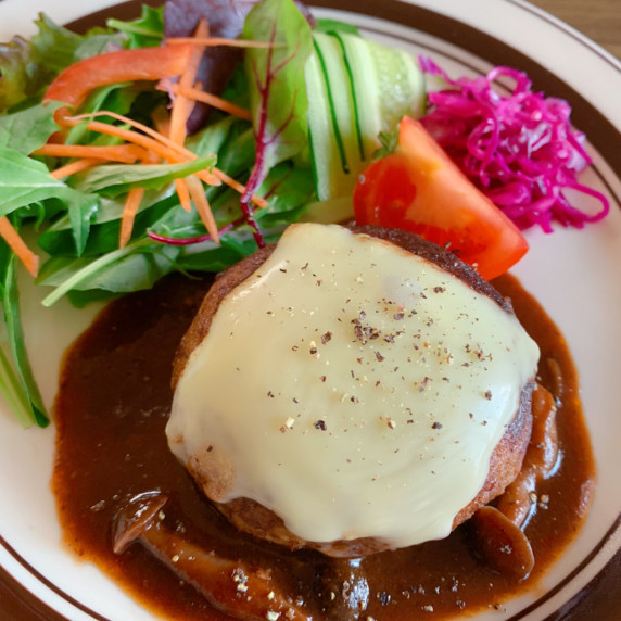 I made a hamburg steak by mixing mince and okara.