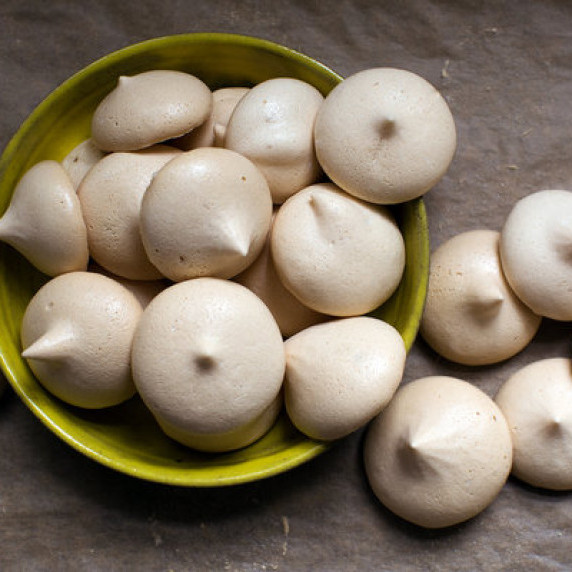 Aquafaba Meringues