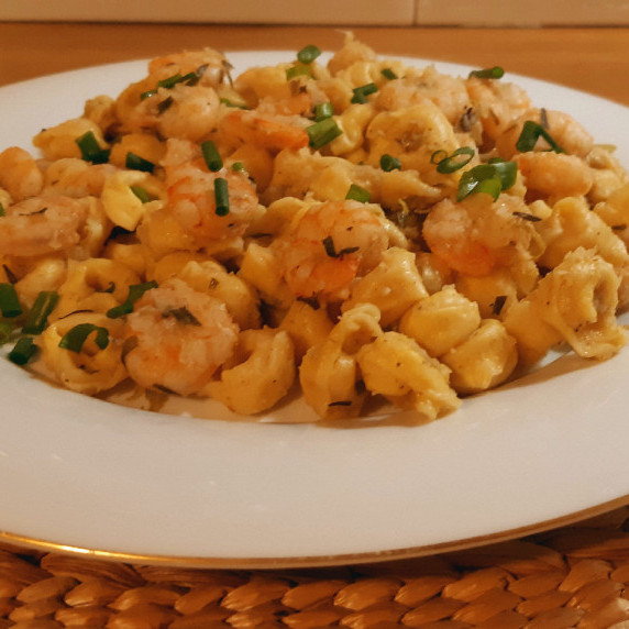 Shrimp with Cheese-filled Tortellini and Lime