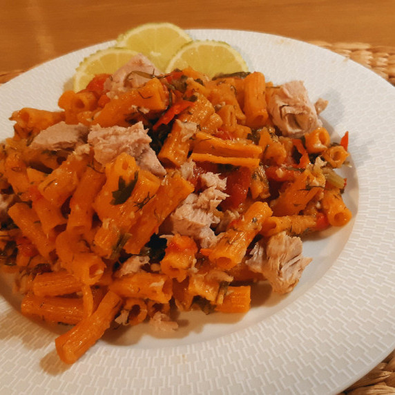 Horn pepper rigatoni with tuna