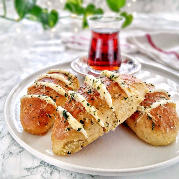 This Hasselback-like bread inspired by  Korean garlic bread but I adjusted it to be suited to our ta