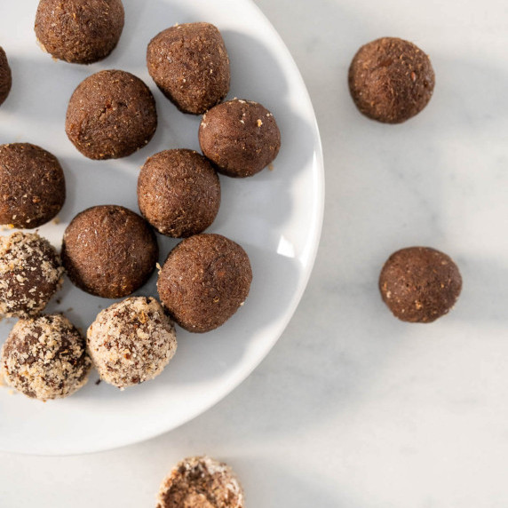 3-ingredient Low-calorie Protein Balls