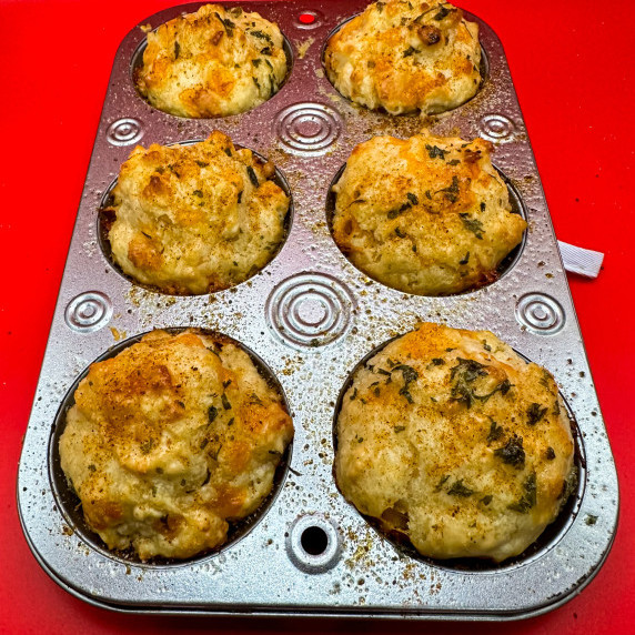 Homemade Cheddar Bay Biscuits