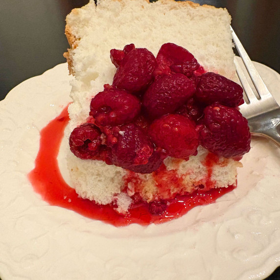 Angel Food Cake with Berries