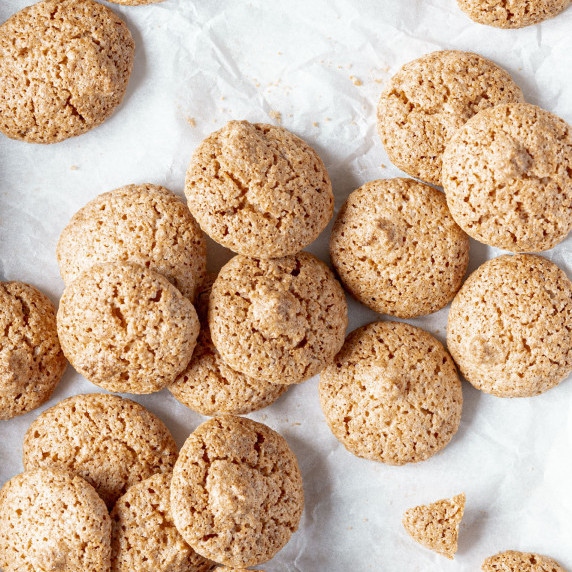 amaretti cookies on baking tray