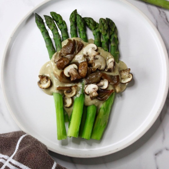 Asparagus with Mushroom Cream Sauce