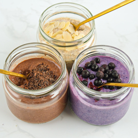 Jars with three flavors of blended oats