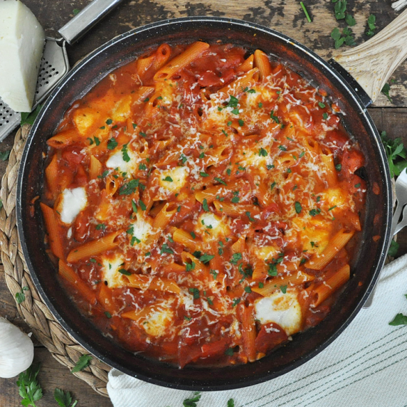 CHEESY Pasta with Tomato Paprika Sauce