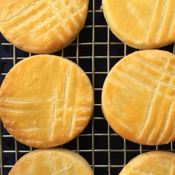 golden butter cakes