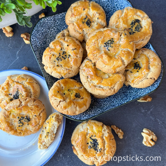 Chinese walnut cookies