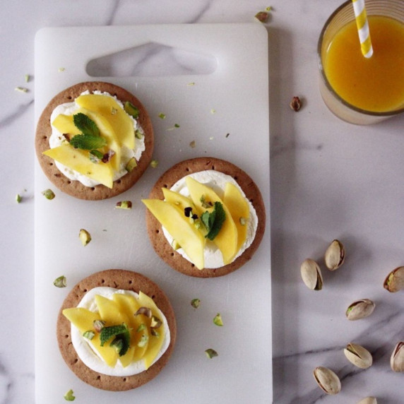 Mango Biscuit Dessert