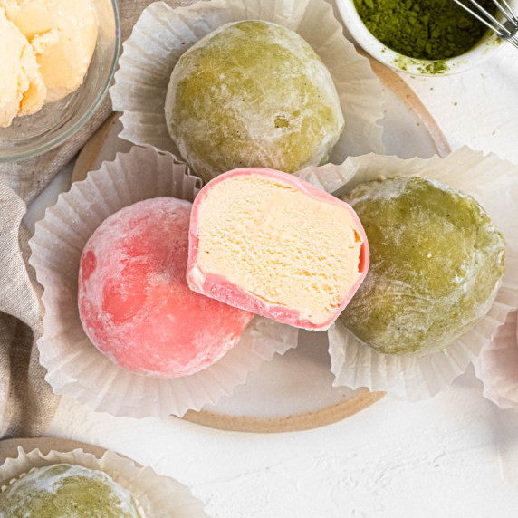 Japanese matcha and raspberry mochi ice cream 