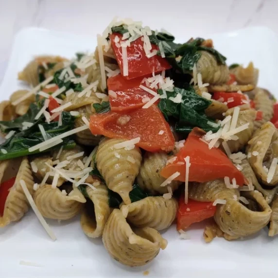 Spinach In Pasta With Peppers