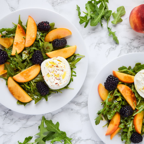 Peach Arugula Burrata Salad with Blackberries
