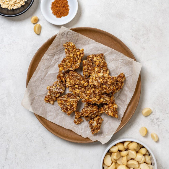 honey and macadamia nut clusters