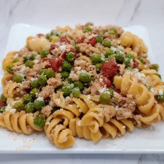 Rotini Pasta and Chicken with Peas