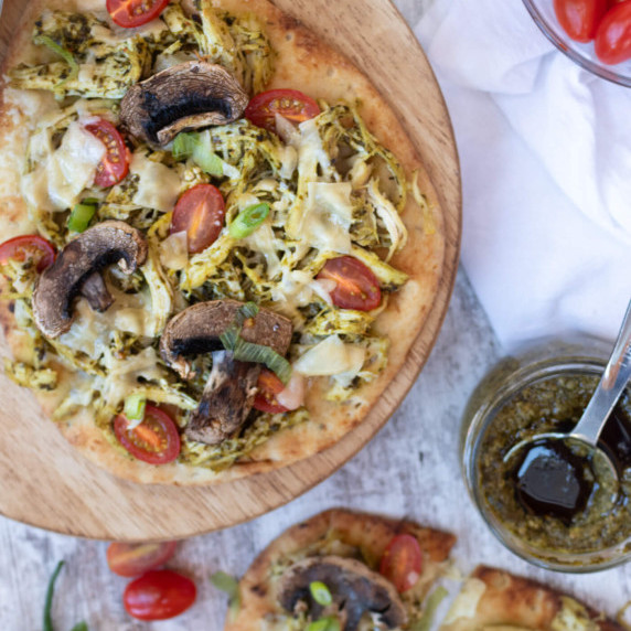 Chicken pesto flatbread with ingredients