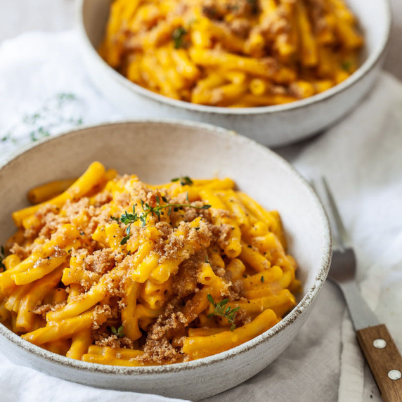 Vegan Pumpkin Mac and Cheese in bowls