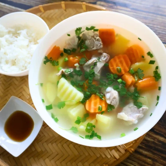 canh suon non rau cu
