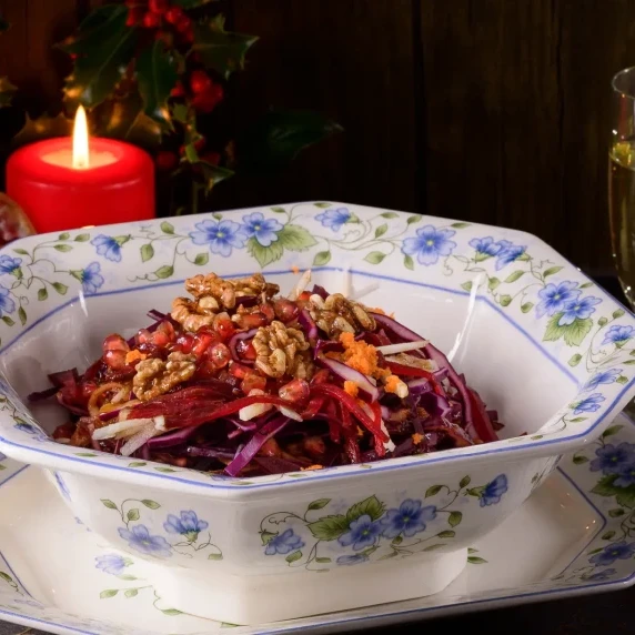 Ensalada de lombarda, granada y remolacha