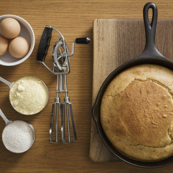 Skillet Buttermilk Cornbread with Corn
