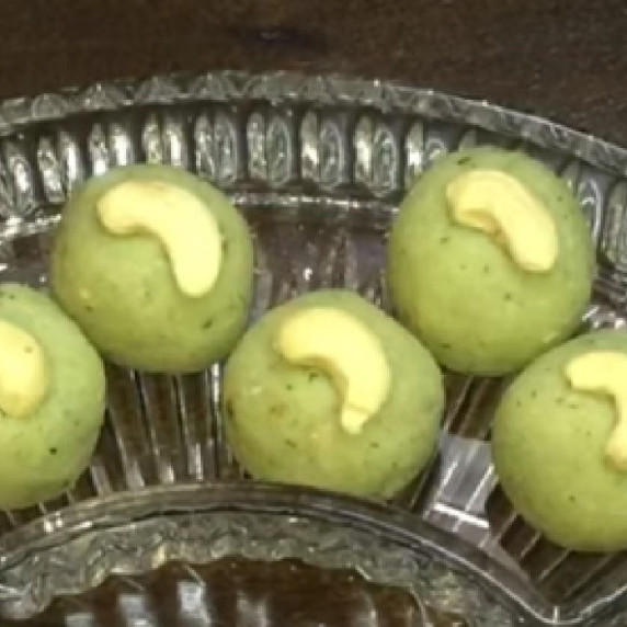  Coconut Ladoo 