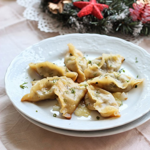 Steamed dumplings with mushrooms