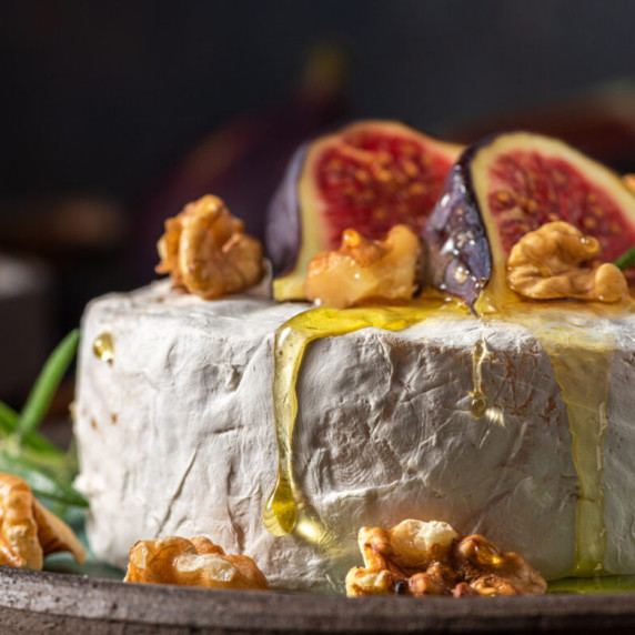 Stuffed Figs with Brie, Walnuts and Honey
