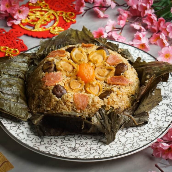 Lotus Leaf Glutinous Rice with Abalone