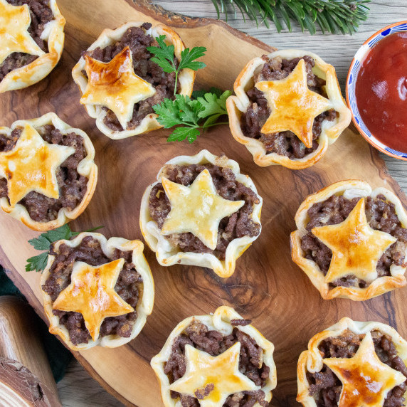 mini christmas meat pies with ketchup