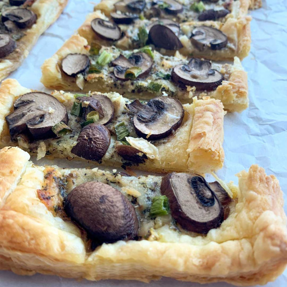 Puff pastry garlic flatbread