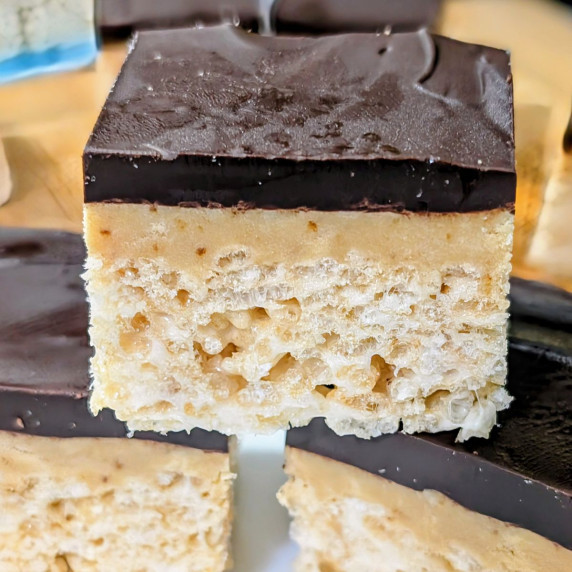A square piece of Millionaire Rice Krispies Treats.