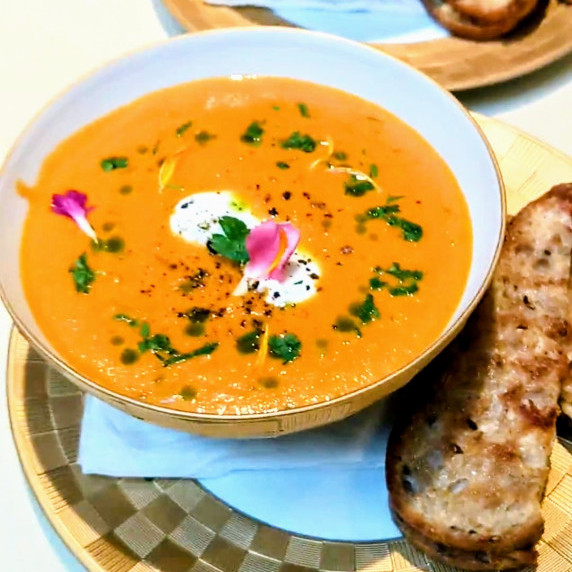 creamy skinny low fat low calorie carrot soup healthy diet weight loss