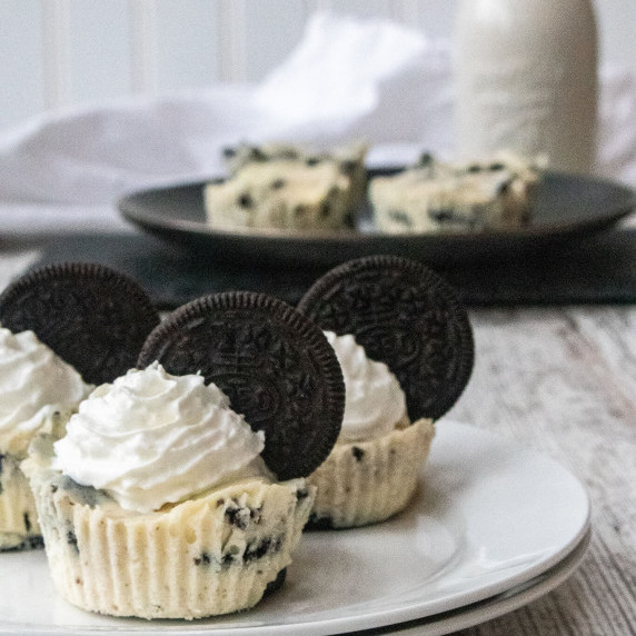 oreo cheesecake on plate