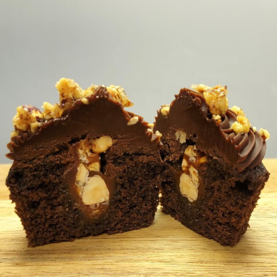 Cupcake filled with caramel and nuts